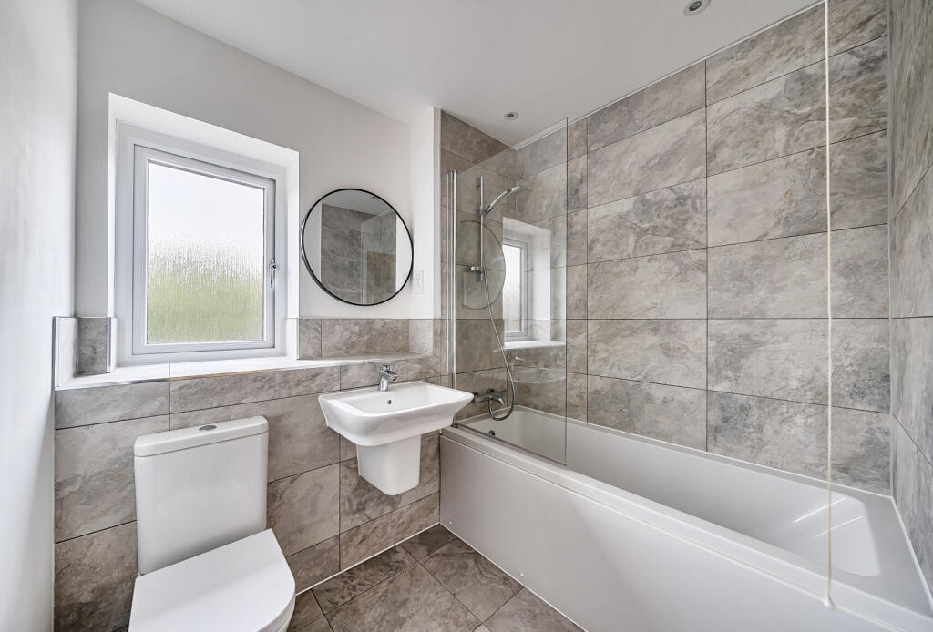 1374658-1-6903950...