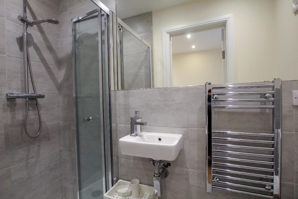 En-Suite 2