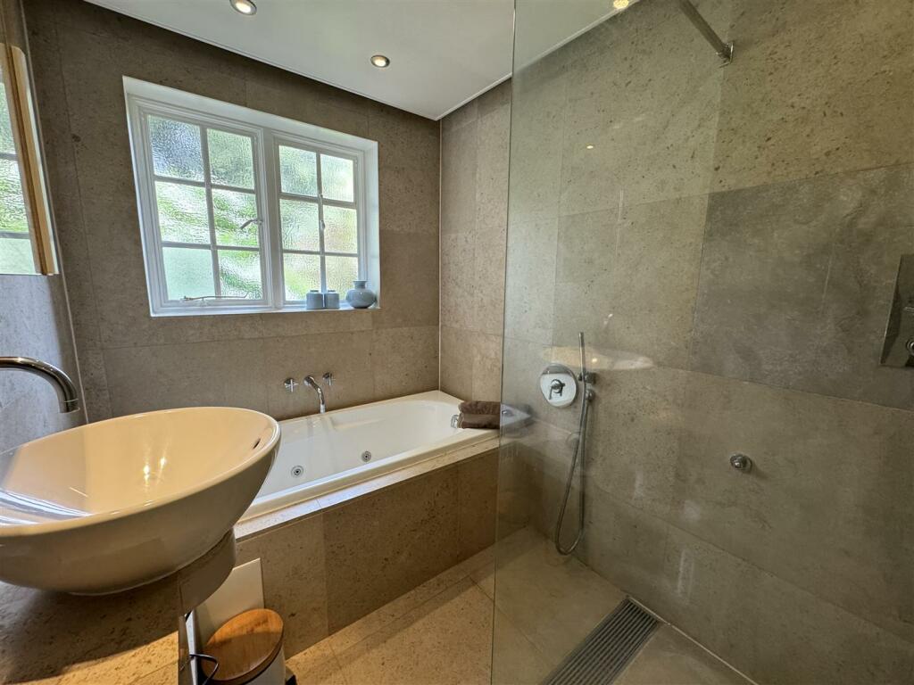 Shower Room.jpeg