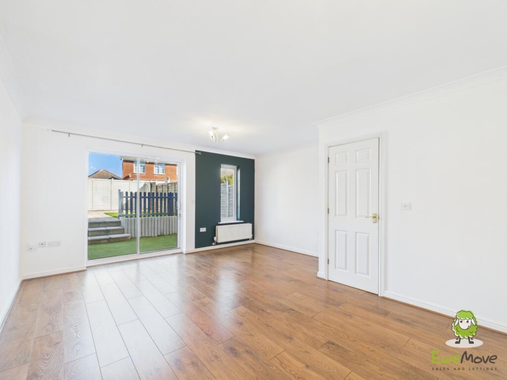 EweMove Basingstoke Highpath Way Living Room