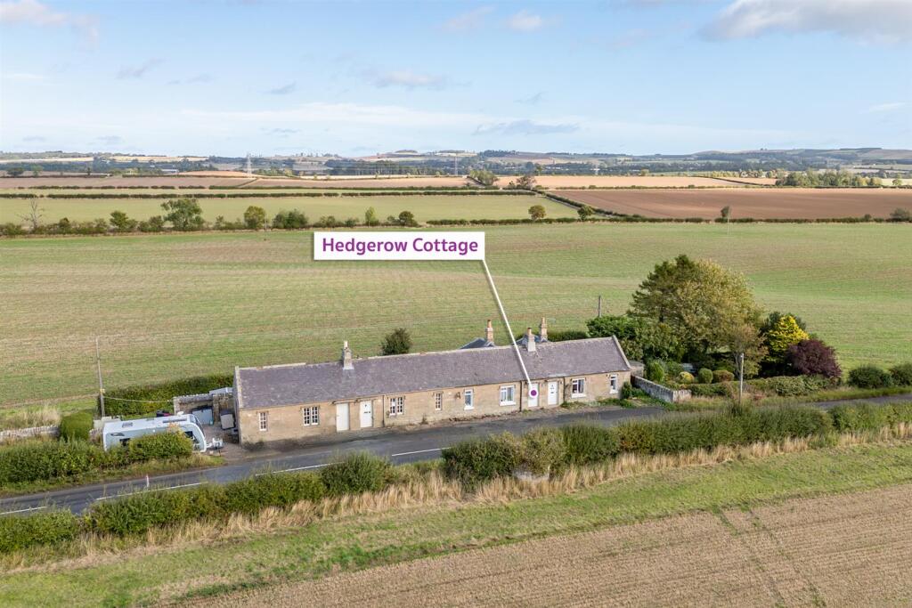 Hedgerow Cottages_2 Spittal Mains_Externals-3.jpg