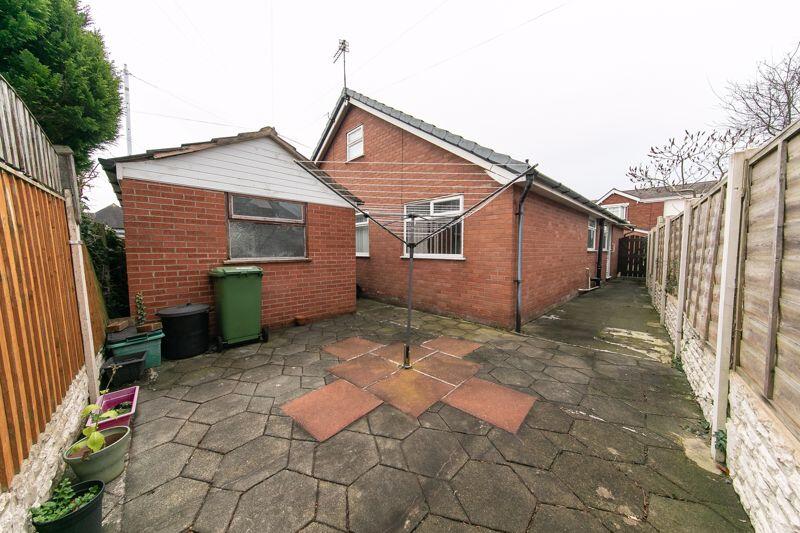 Rear courtyard garden