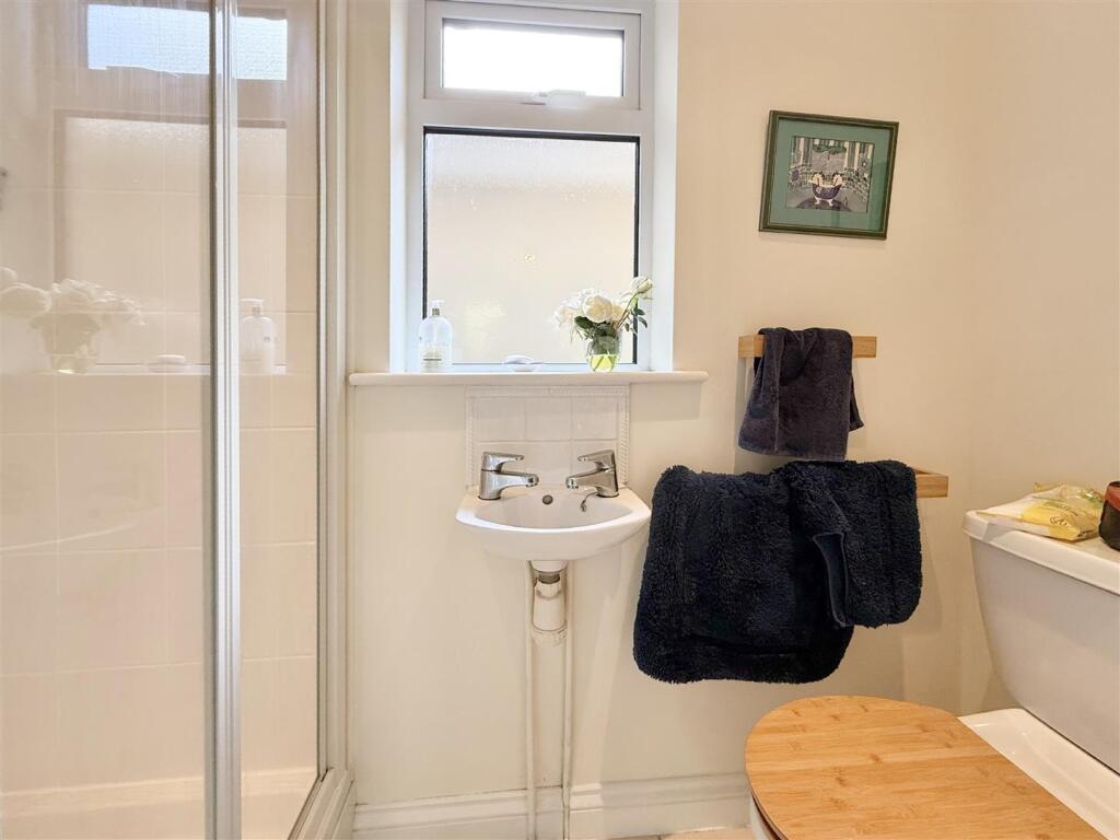 Downstairs Shower &amp; WC.jpg