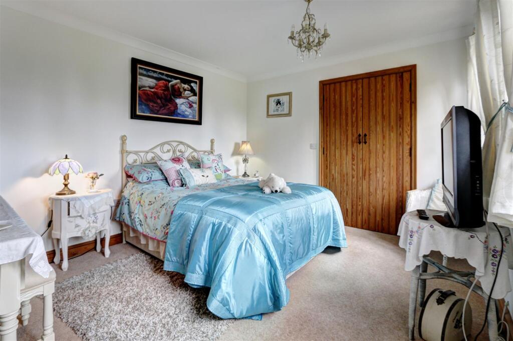 Bedroom 2:
