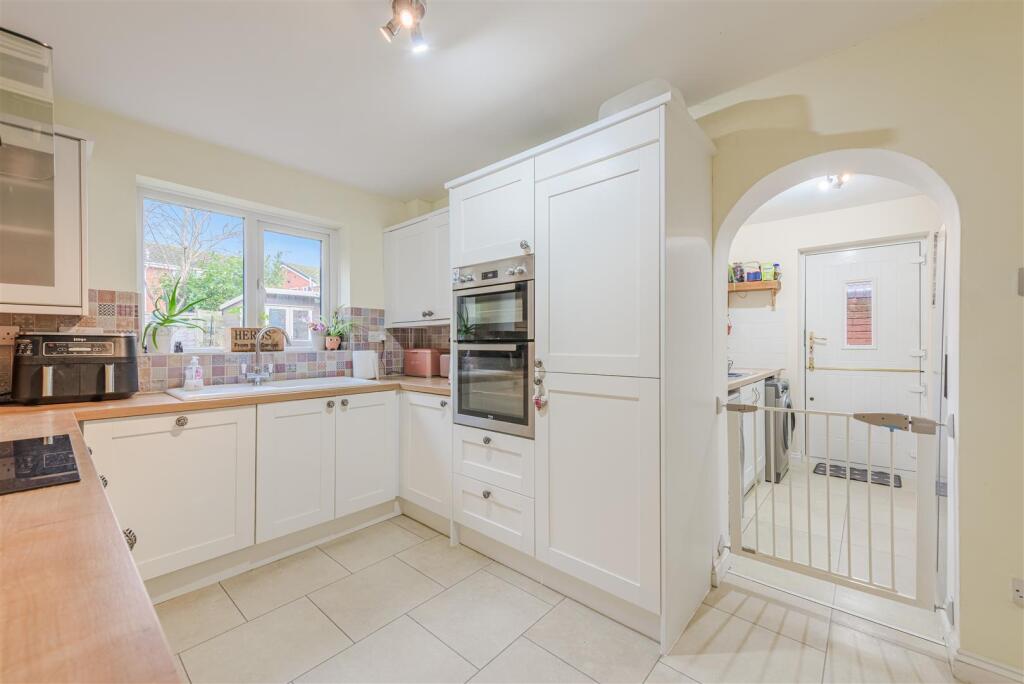 3 Flavel Court, Austrey