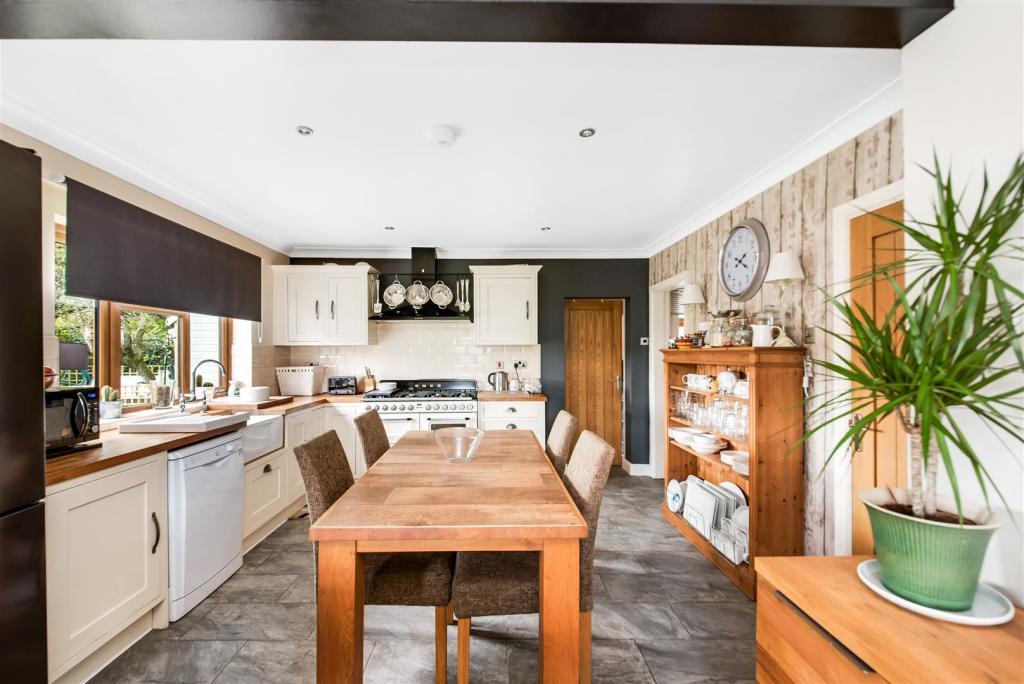 LIVING DINING KITCHEN