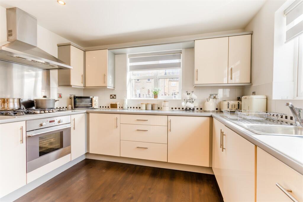8638099-interior28v2.jpg
