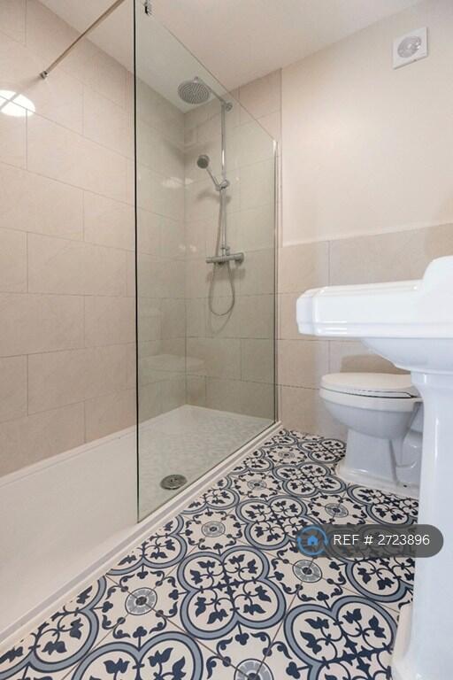 En-Suite To Bedroom 1