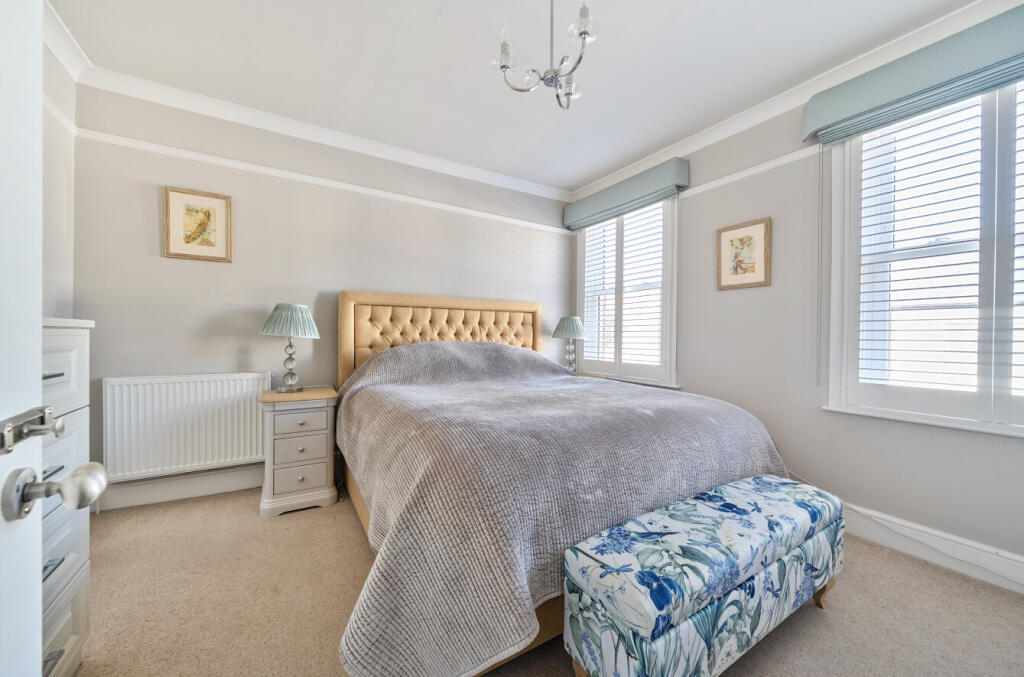 1364425-6-68e7bbd...