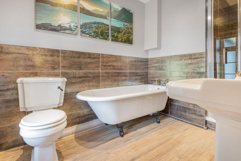 Bedroom One en-suite