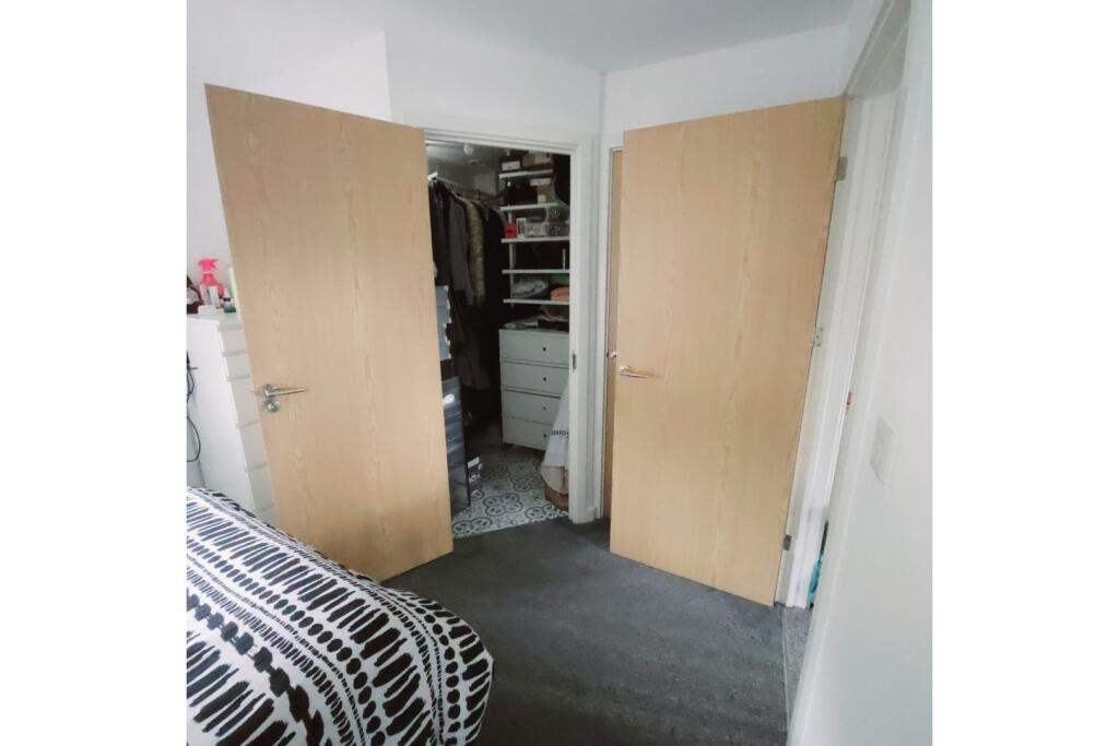 Walk-in Wardrobe