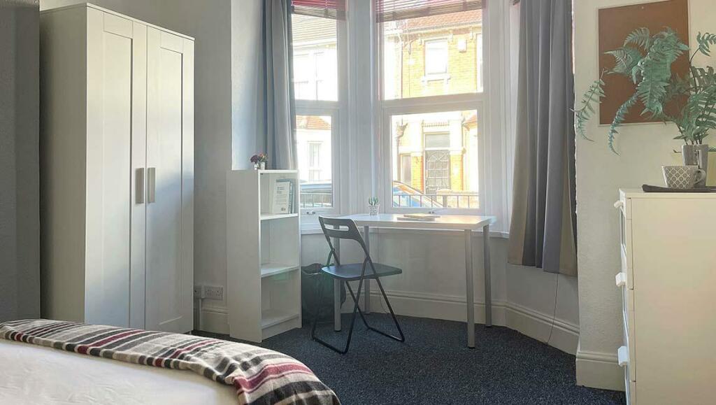 6-bed-student-house-britannia-rd-north-2-portsmout