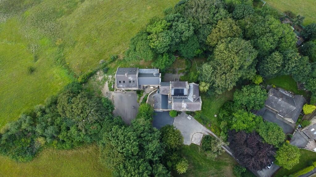 Coach House Cottage - Above