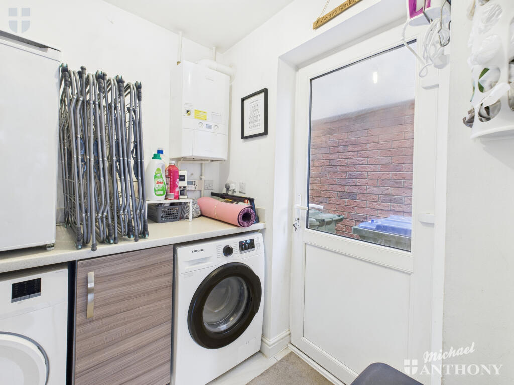 CAM03852G0-PR0446-STILL003