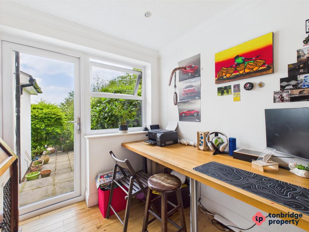 CAM03742G0-PR0021-STILL068