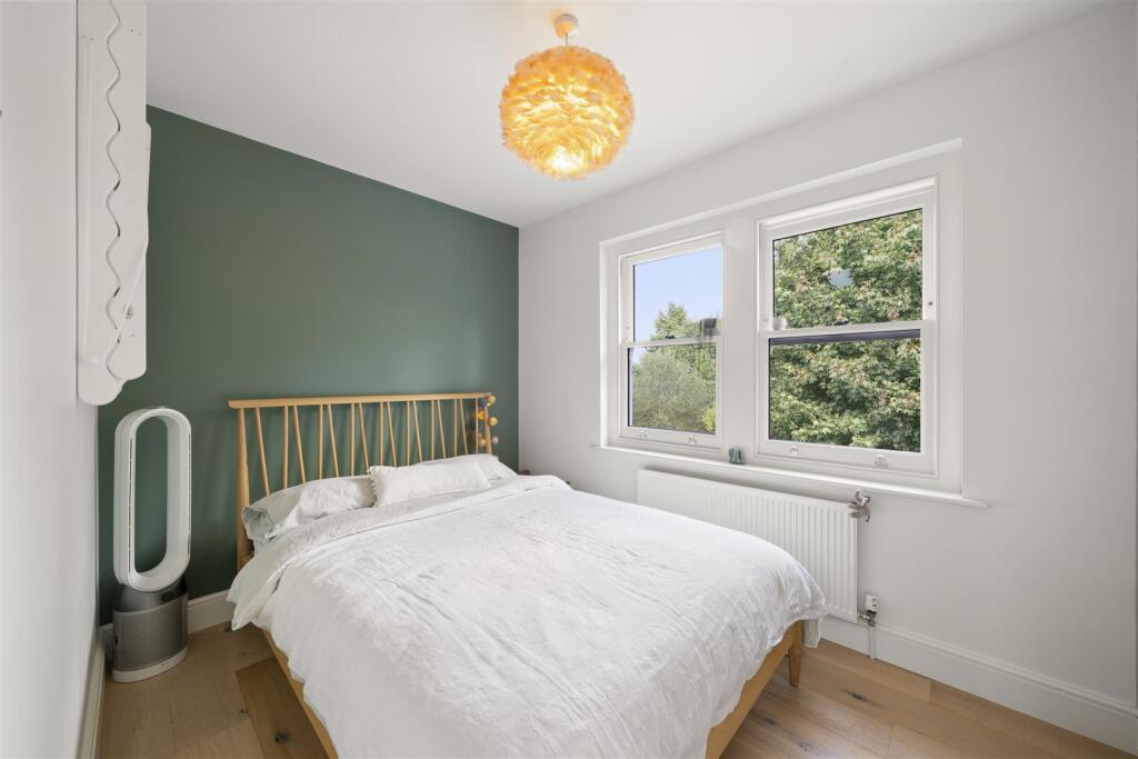 Brackley KT10-004.jpg