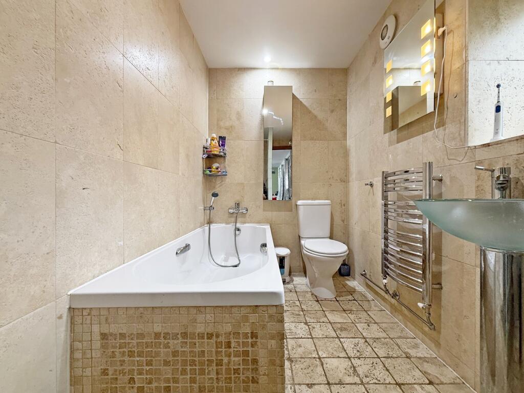 En Suite 2