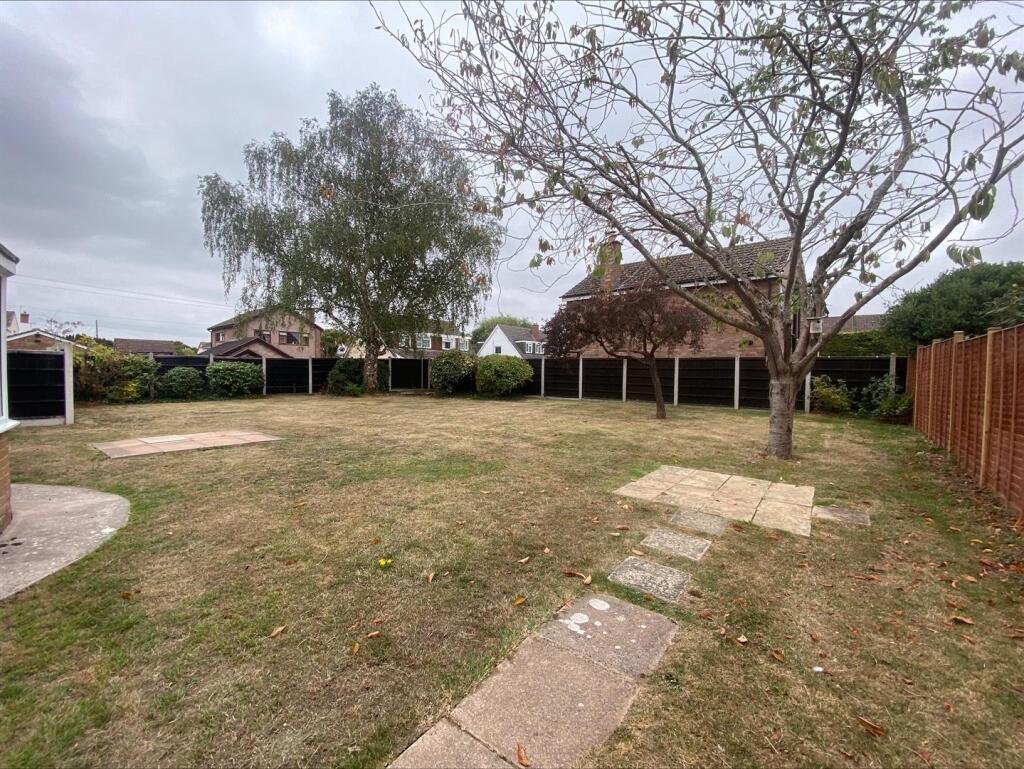 REAR GARDEN.1