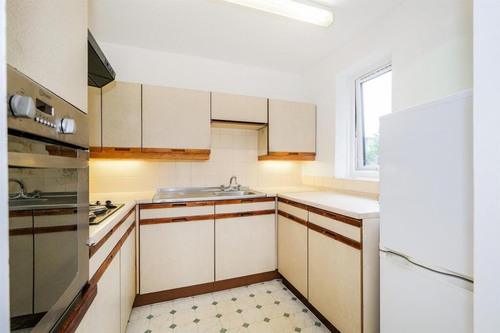 22 Oak Lodge-4_web.jpg