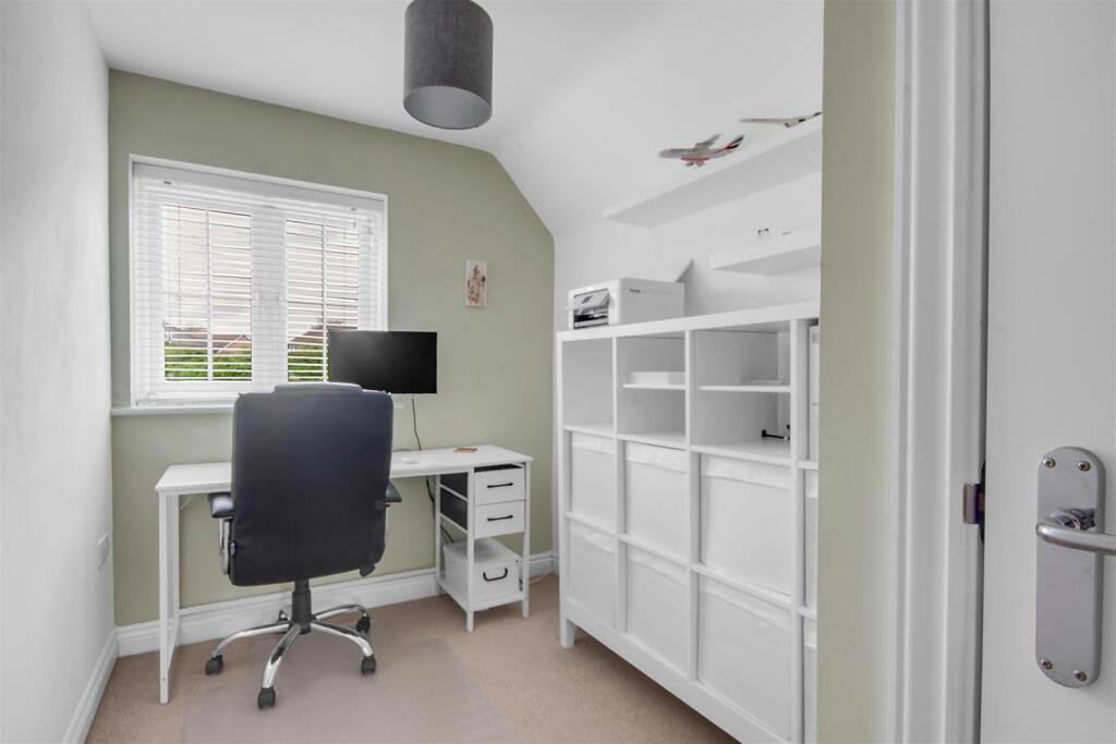 Bedroom Five Office.jpg