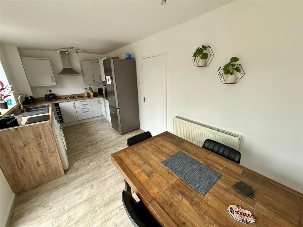 LR82 DiningKitchen.jpg