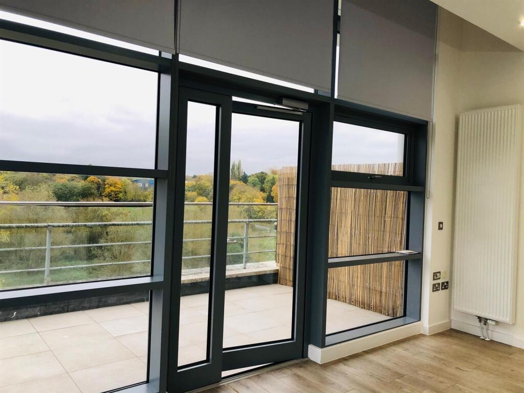 2 Bed two bath flat to rent in Harlow, Maxwellprop