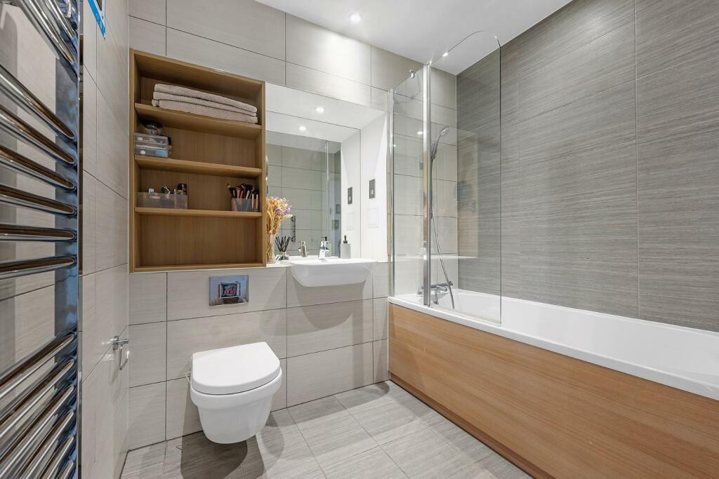 Bathroom.JPG