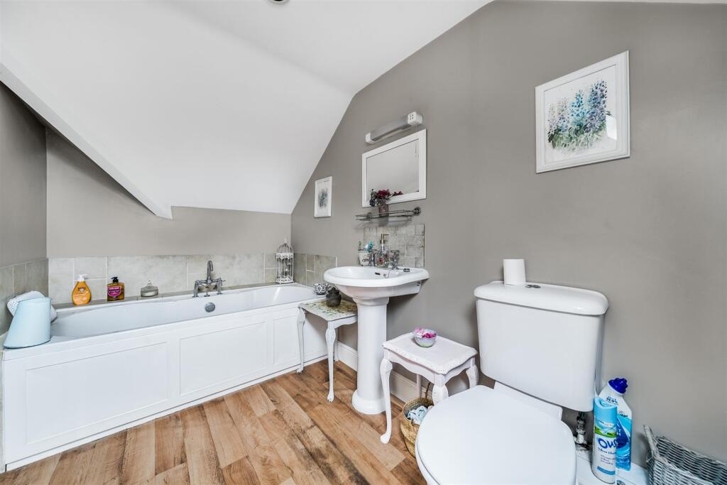 1st Floor Bathroom