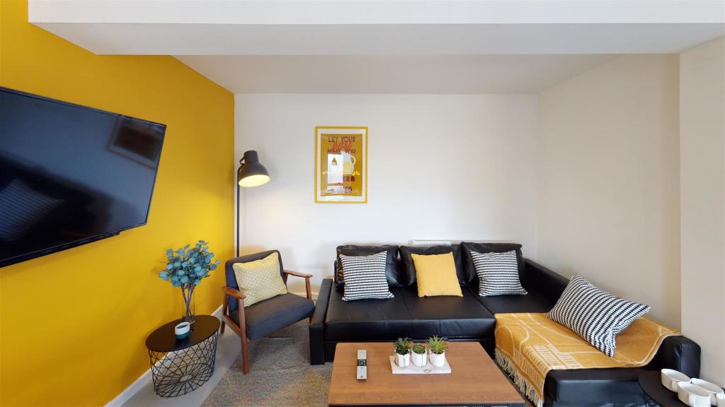 Living Area (2).jpg