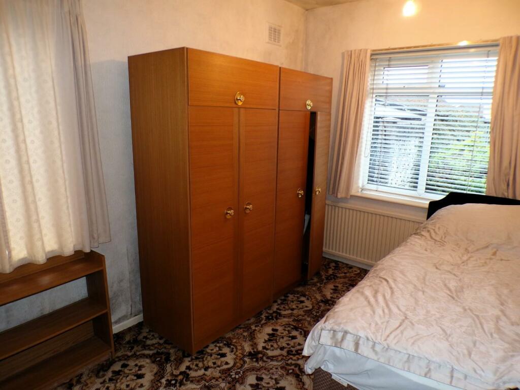 SchoolRd5bed2.JPG