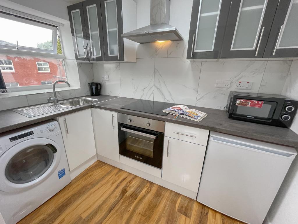 Flat 7, 163A Kensing