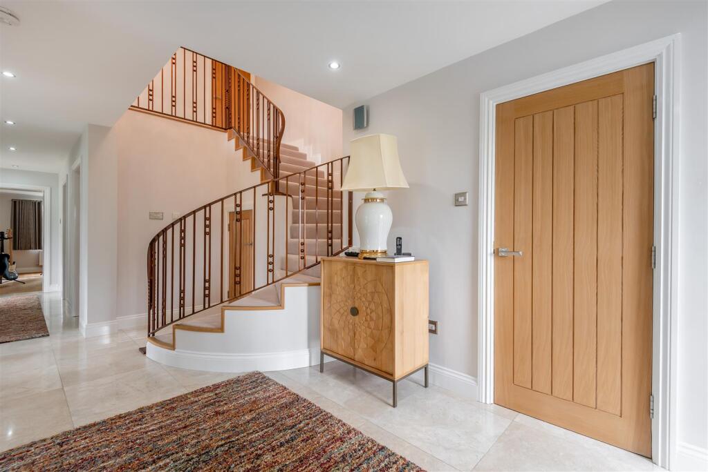 8654576-interior16.jpg