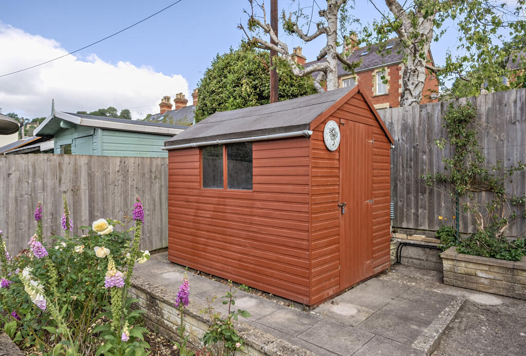 1298512-20-683d81...