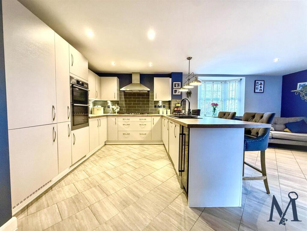 Open Plan Living, Kitchen, DIner