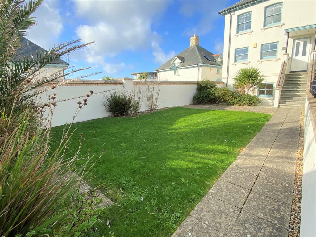 3 Hatfield Crescent Garden
