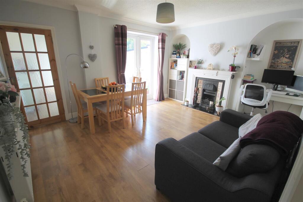 NV Dining Room iii.JPG