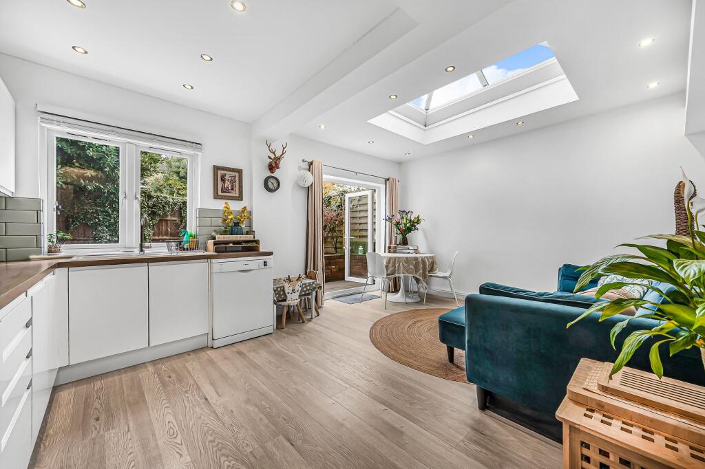 Kitchen / Living Area