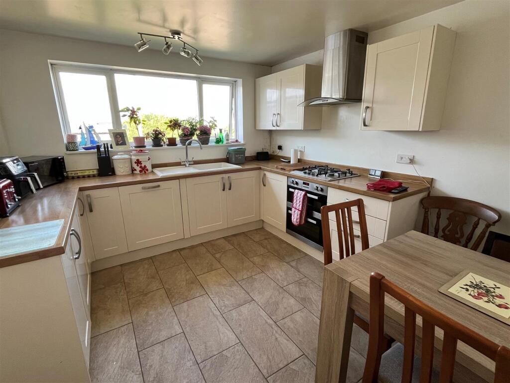 Kitchen Diner 2.jpg