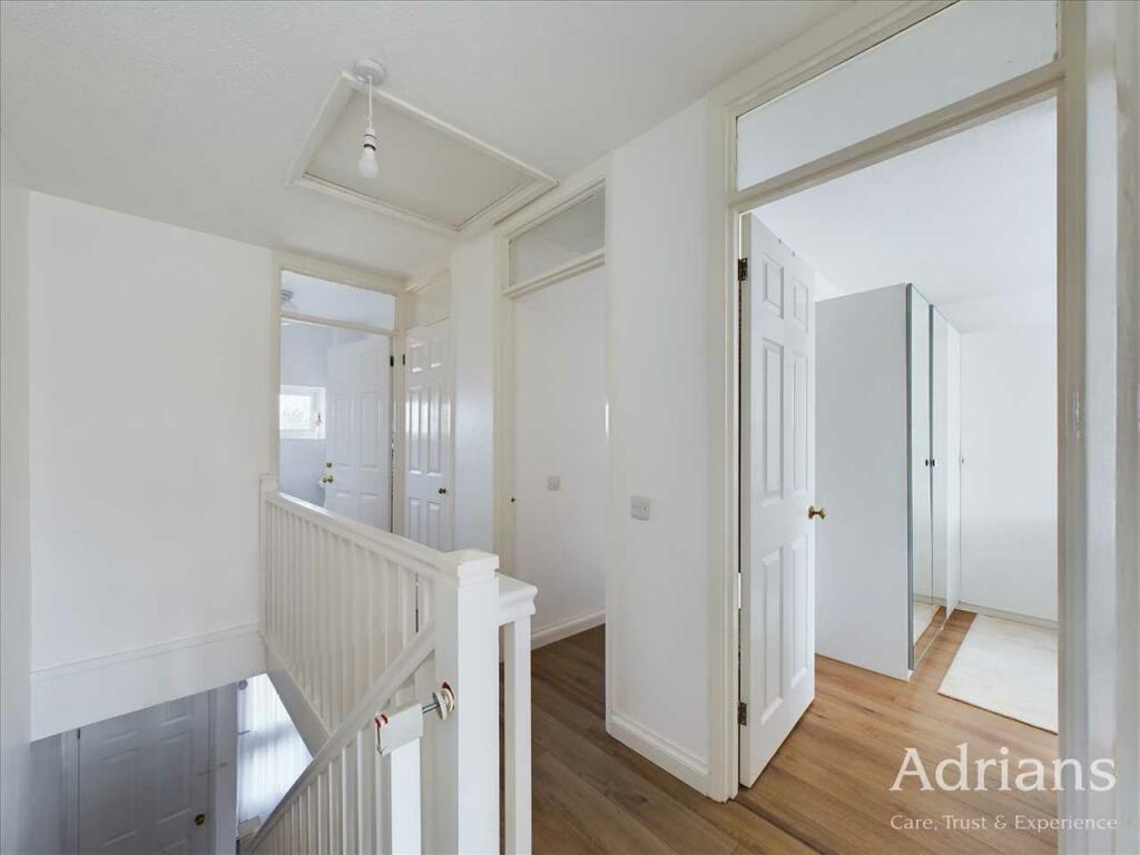 FIRST FLOOR LANDING