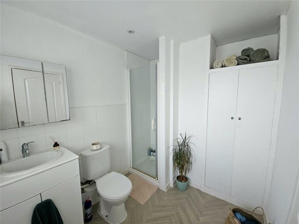 Ensuite