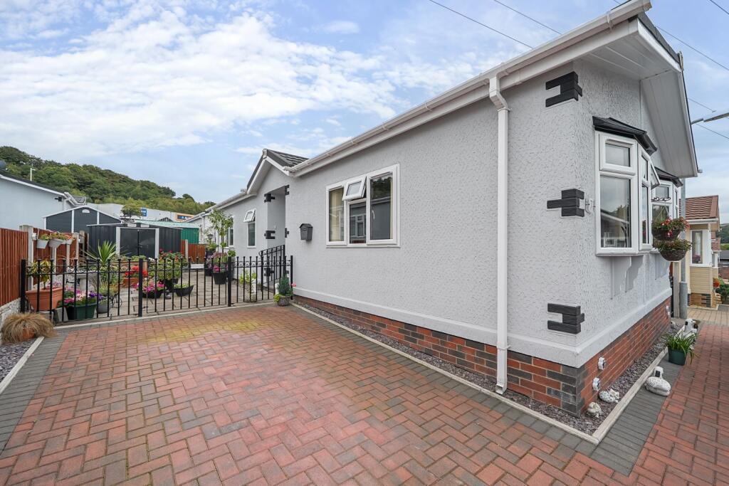 PONT PENTRE PARK, UPPER BOAT, PONTYPRIDD, MID GLAMORGAN, CF37