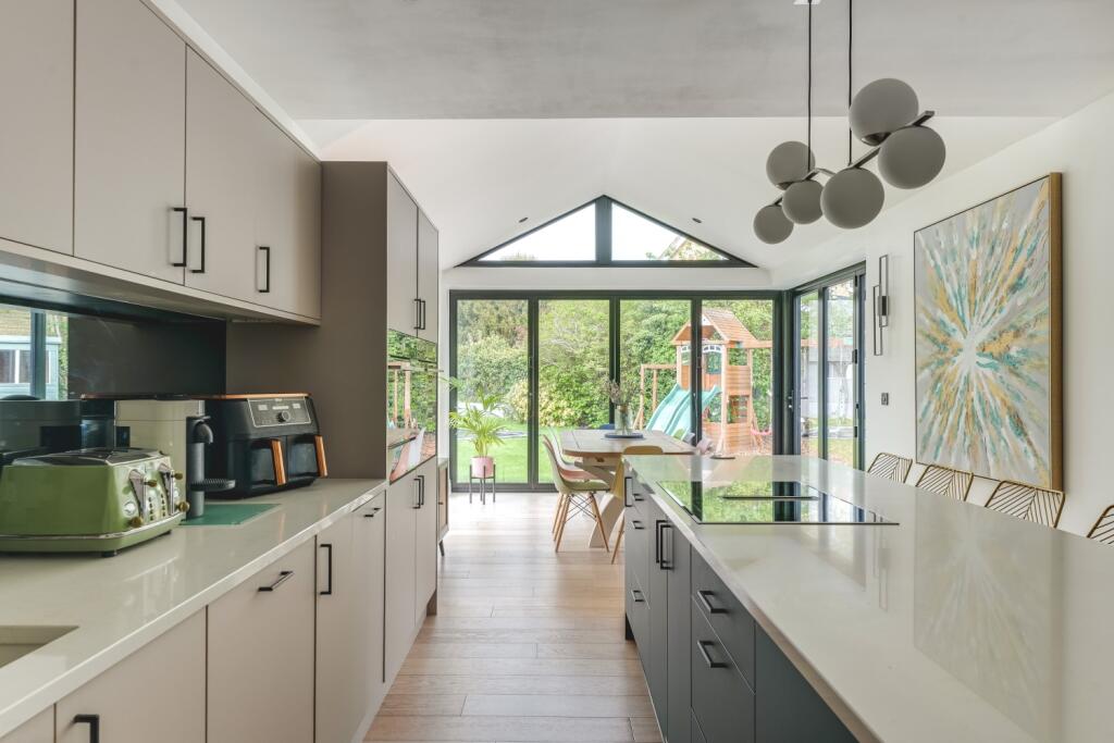 Kitchen dining room