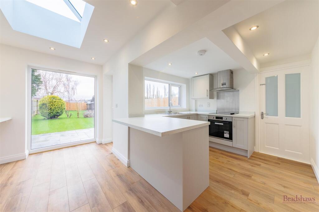 Kitchen / Breakfast Room