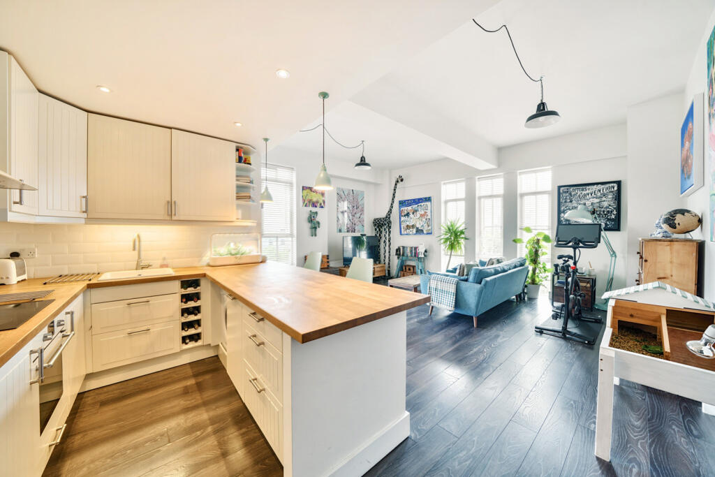 1331539-27-688768...