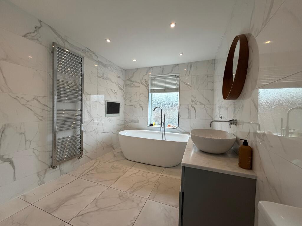 Family Bathroom Continued