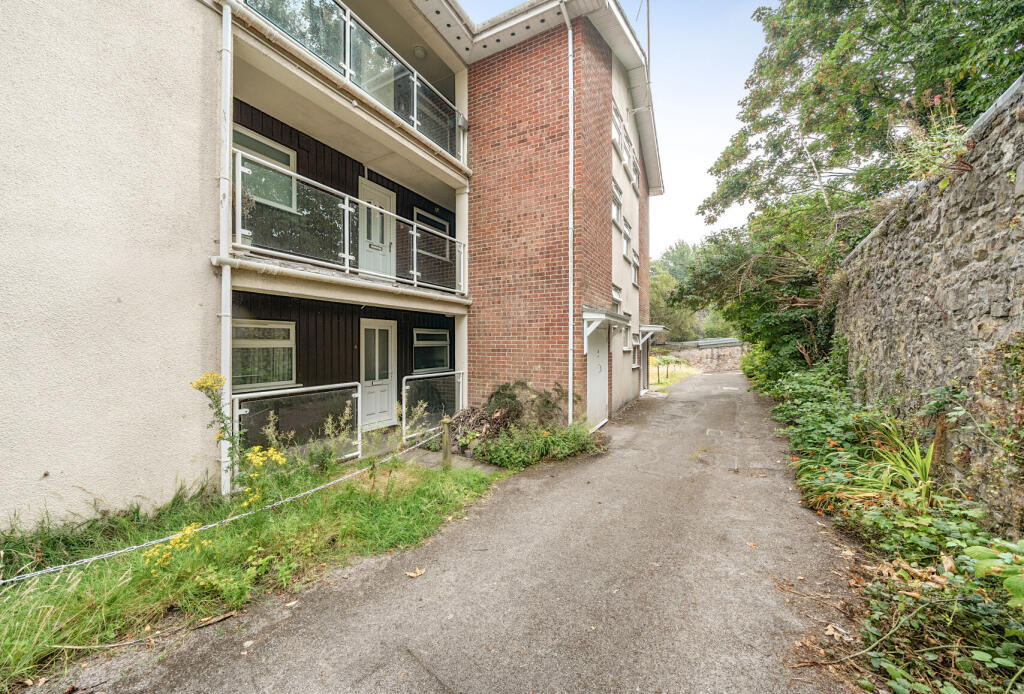 1329303-12-688105...