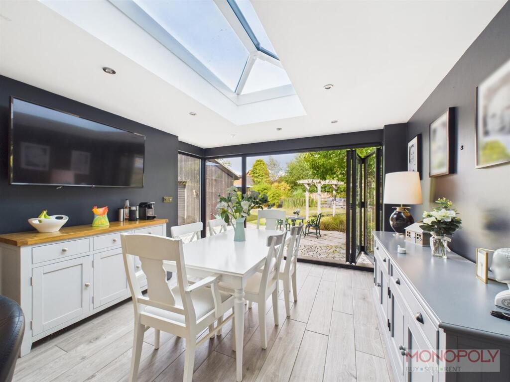 OPEN PLAN KITCHEN/ DINING/ LIVING ROOM