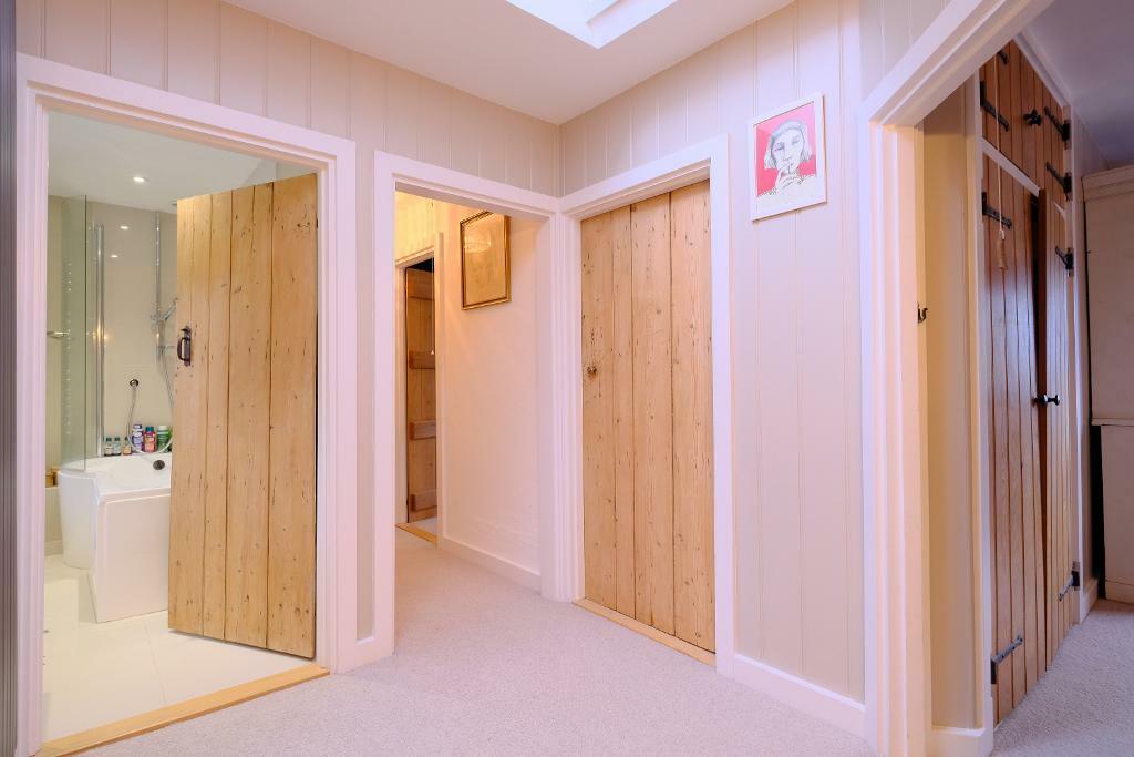 Lovely light landing to bedrooms