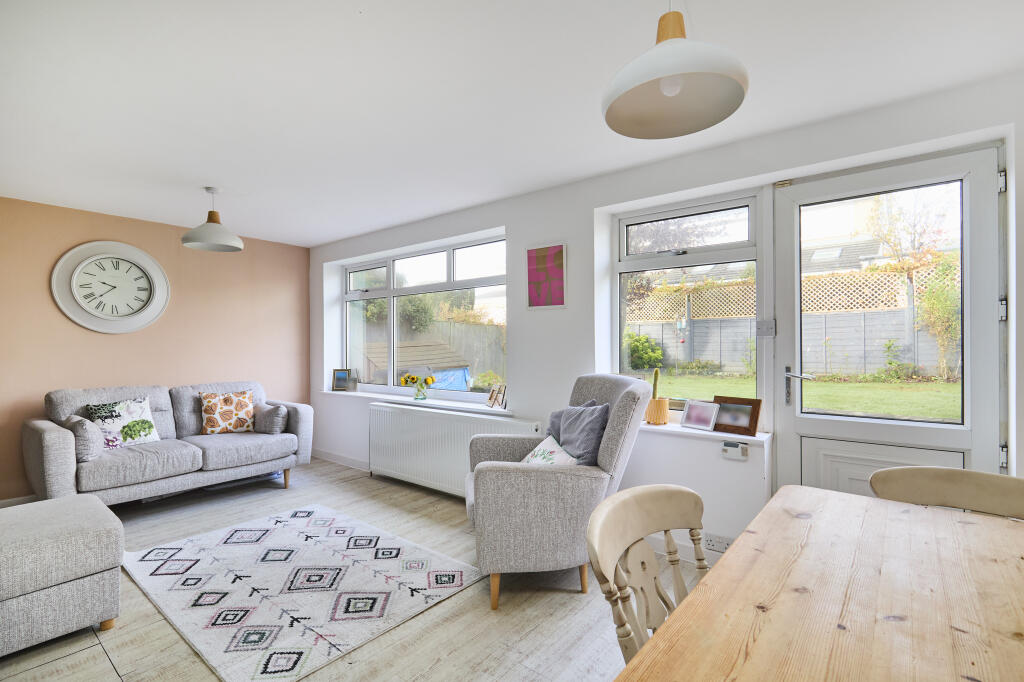 Living/Dining Area