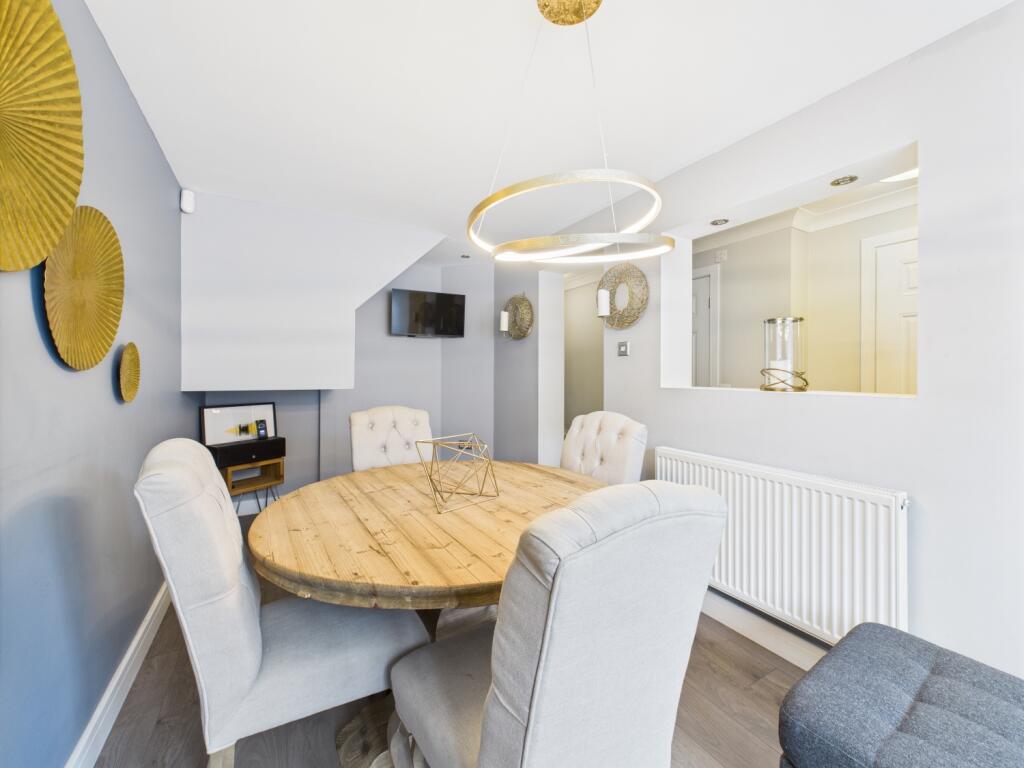 CAM03729G0-PR0079-STILL008